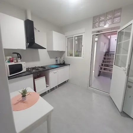 Emma Lovely With Private Bathroom Privatunterkunft Alicante