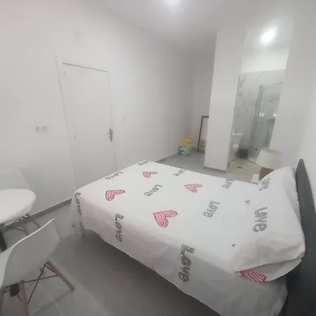 Emma Lovely With Private Bathroom Privatunterkunft